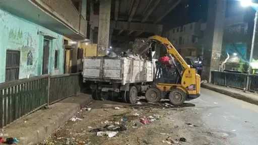 محافظ الجيزة خلال جولة بحي جنوب: إزالة موقف عشوائي أمام مستشفى أم المصريين وغلق مقاهي مخالفة وإنذار للمقصرين