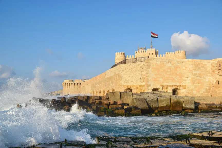 حتى الـ 8 مساءً.. مد مواعيد العمل بقلعة قايتباي لتحسين تجربة الزائرين