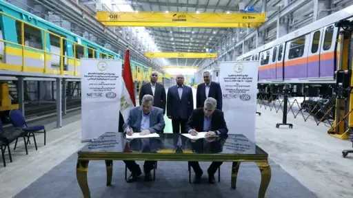 توقيع اتفاقيتين بين سكك حديد مصر ونيرك المصرية لتصنيع وتوريد عدد 500 عربة ركاب سكك حديدية مكيفة