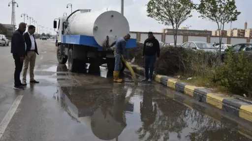 نائب محافظ بورسعيد يتابع أعمال شفط مياه الأمطار بمنطقة بنك الإسكان وكوبري الرسوة بحي الضواحي