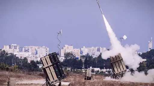 حزب الله يعلن قصف دبابة وجرافة إسرائيليتين ردا على العدوان