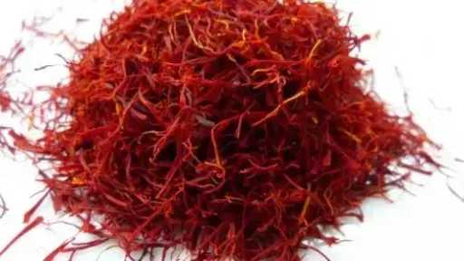 الزعفران.. فوائد صحية مذهلة وآثار جانبية تستدعي الحذر