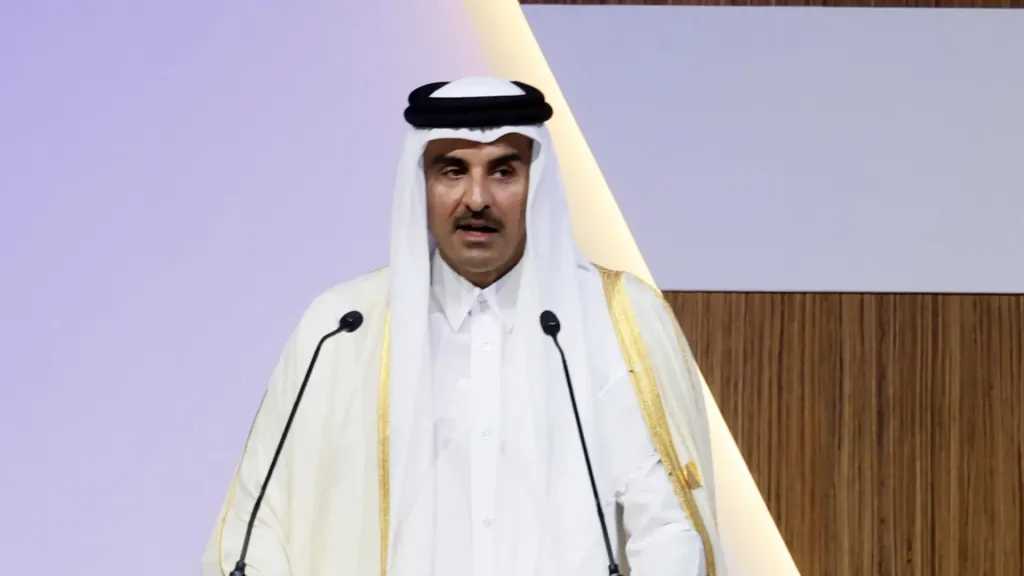 أمير قطر يصل جدة للمشاركة في القمة الخليجية التشاورية