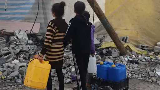 أطباء بلا حدود: إسرائيل تتعمد حرمان أهالي غزة من الحصول على المياه اللازمة للحياة