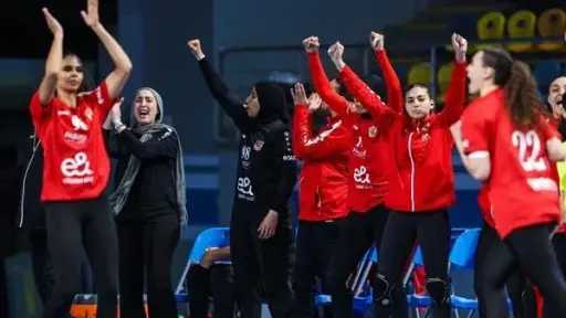 تتويج سيدات الأهلي بكأس مصر لكرة اليد بعد الفوز على الشمس