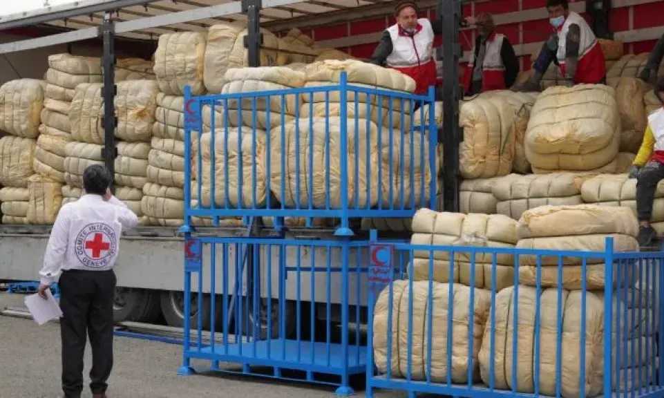 الصليب الأحمر: سلمنا إيران أكثر من 170 طنا مواد إغاثية خلال أبريل