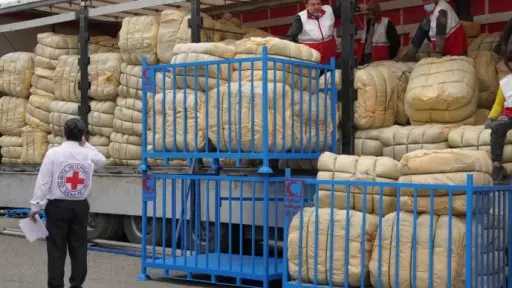 الصليب الأحمر: سلمنا إيران أكثر من 170 طنا مواد إغاثية خلال أبريل