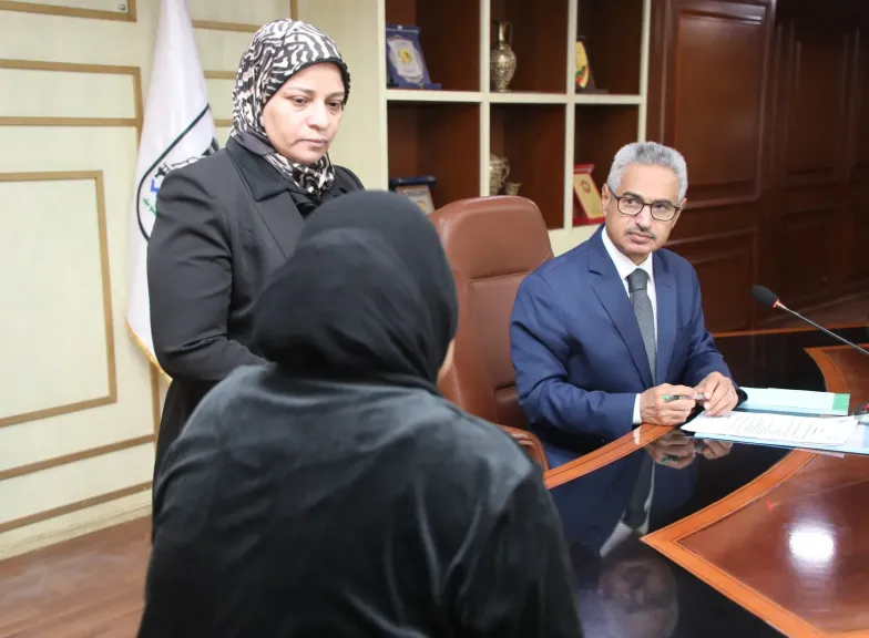 جانب من لقاء محافظ بني سويف بالأهالي