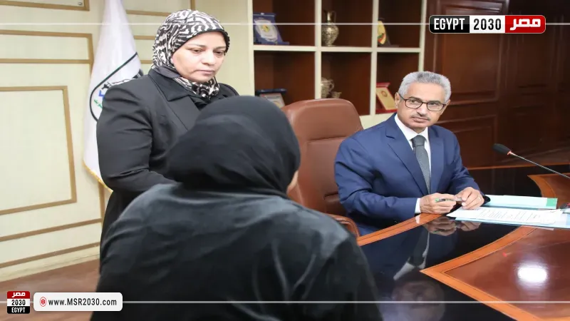 جانب من لقاء محافظ بني سويف بالأهالي