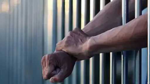حبس متهم 4 أيام لاتهامه بخطف حقيبة مالية من شاب في حدائق الأهرام