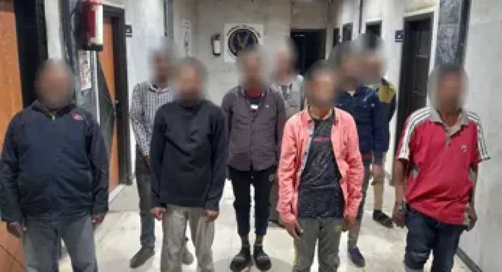 ضبط 9 رجال وسيدة بتهمة استغلال 11 طفلً في أعمال تسول وبيع إلحاحي بالجيزة