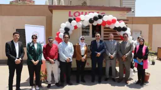 محافظ القليوبية يسلم عربة طعام متنقلة لشابين من خريجي مؤسسة البنين في بنها