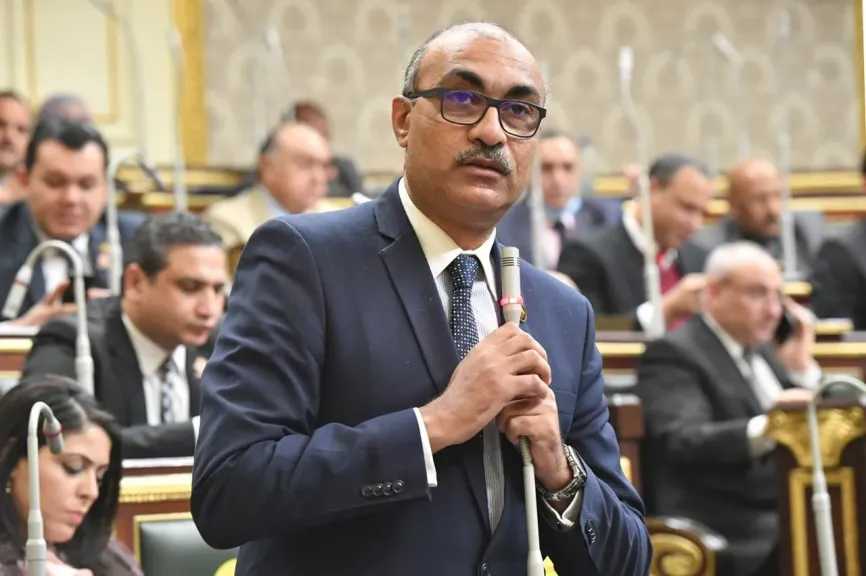 النائب إيهاب منصور: عدد العمال غير المنتظمين بالملايين والحكومة حصرت 236 ألفا فقط