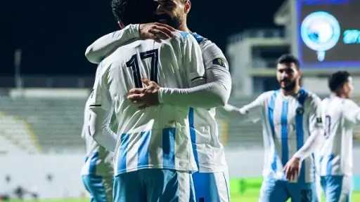 بيراميدز يواجه إنبي في صراع حاسم بالدوري