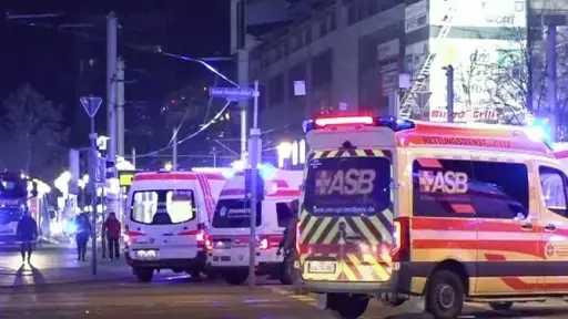 إصابة 5 رجال في حادث جرار زراعي خلال احتفال توديع عزوبية بألمانيا