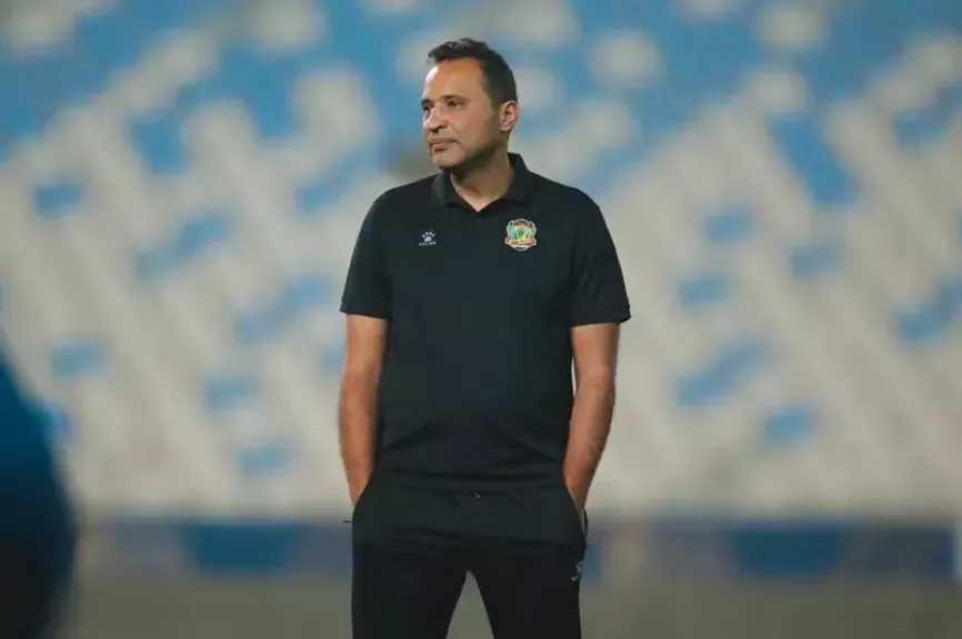 بعد الرحيل عن الشرطة.. مؤمن سليمان يقترب من تدريب الكرمة العراقي