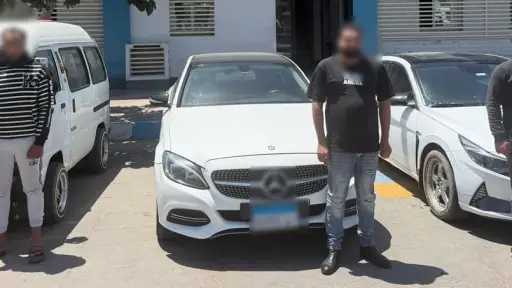 استعراض خطر في شوارع الإسكندرية.. ضبط 3 شباب قادوا سيارات برعونة احتفالًا بزفاف صديقهم