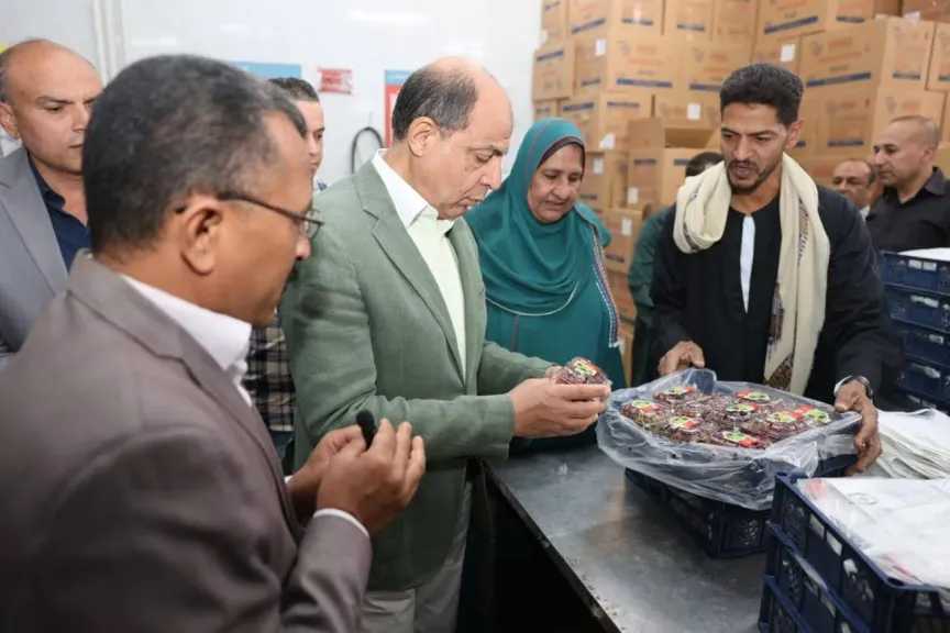 محافظ المنيا يتفقد محطة تعبئة فاكهة «البيهو» ويؤكد: صرح تنموي يعظم القيمة المضافة للمنتج المحلي