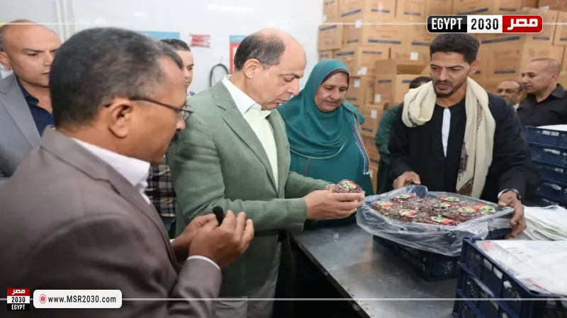 جانب من زيارة محافظ المنيا