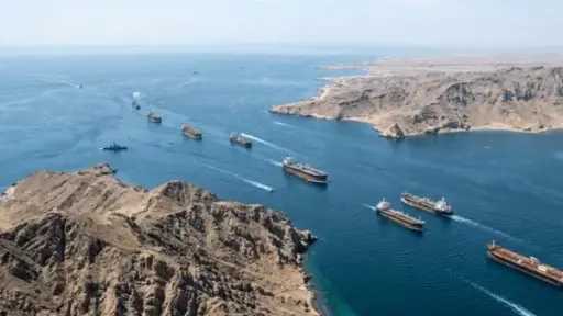 عاجل..  أنباء عن هجوم في مضيق هرمز