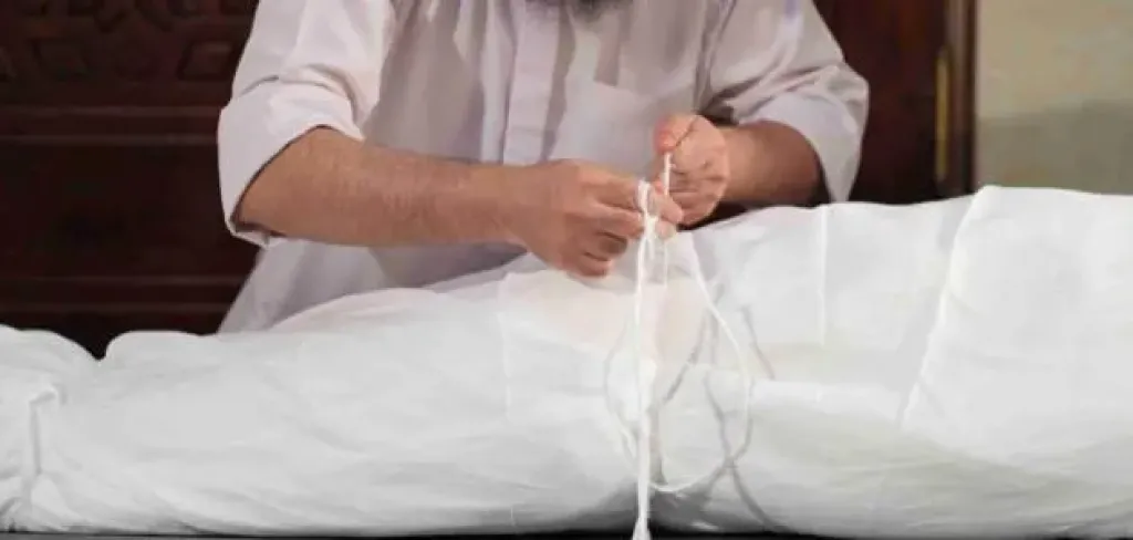 الإفتاء توضح حكم غسل الزوجة لزوجها بعد الوفاة