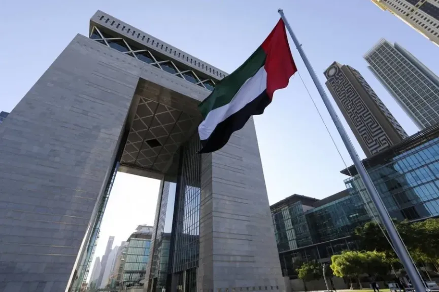 حريق بمنطقة صناعات بترولية في الإمارات