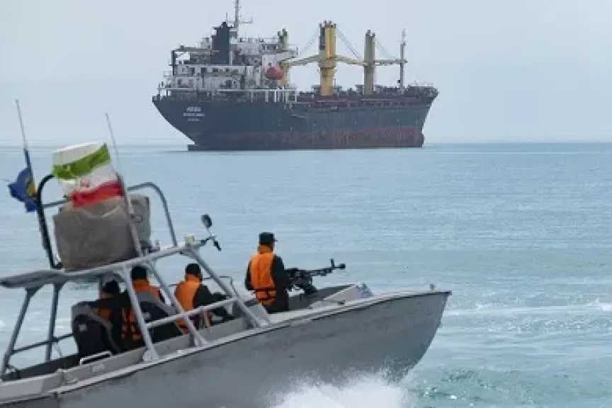 تهديد عاجل من الحرس الثوري الإيران لكل سفينة تعبر مضيق هرمز