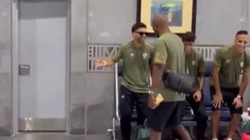 بعثة الزمالك تغادر إلى الجزائر لمواجهة اتحاد العاصمة في ذهاب نهائي الكونفدرالية