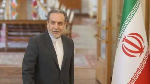 وزير الخارجية الإيراني يبحث هاتفيا مع نظيره السعودي التوترات الإقليمية الحالية