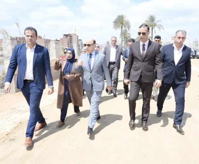 جانب من جولة المحافظ