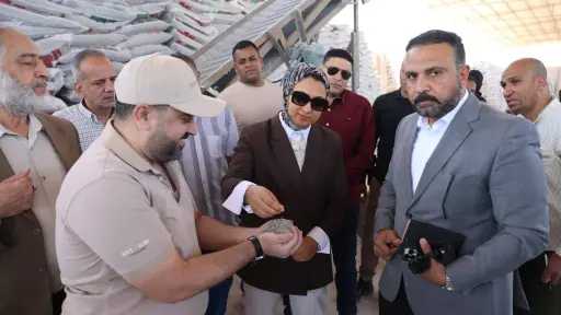 محافظ الوادي الجديد تتفقد مصنع إنتاج الأسمدة الفوسفاتية بالمنطقة الصناعية بالخارجة