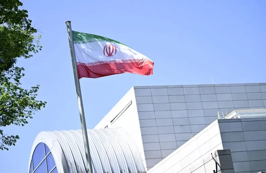 إيران