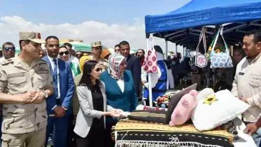 المنطقة الشمالية العسكرية تنظم قافلة طبية وتوزع 5 آلاف حصة غذائية بالبحيرة