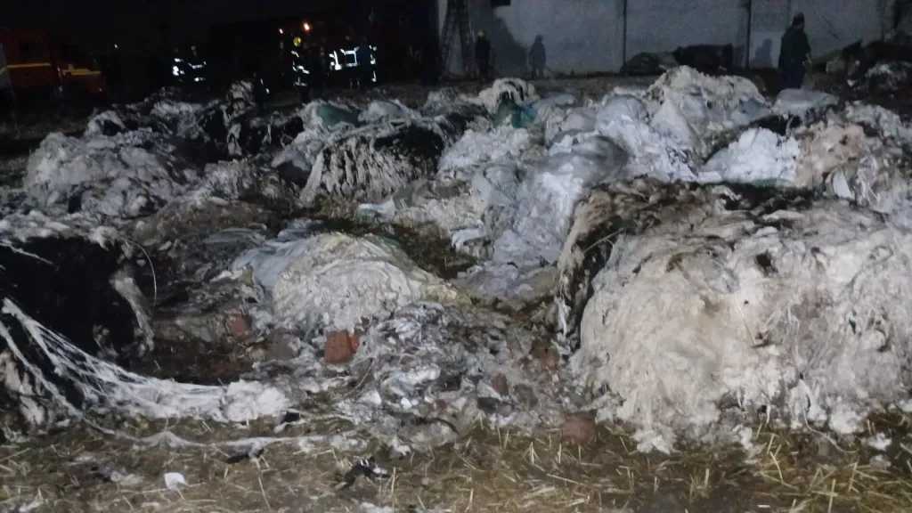 تفاصيل حريق هائل بمصنع قطن في الغربية والخسائر الأولية 3 ملايين جنيه