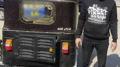 ضبط سائق توك توك متهم بالتعدي على سيدة وإتلاف سيارتها في مدينة نصر
