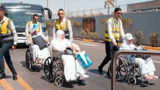 مصر للطيران تبدأ تشغيل الجسر الجوي لنقل حجاج بيت الله الحرام لموسم حج 1447هـ