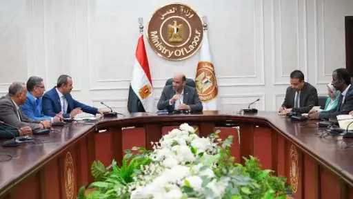 وزير العمل: المديريات خط الدفاع الأول في متابعة تنفيذ القانون