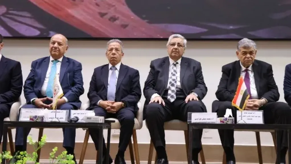 نقابة الأطباء: الطبيب المصري خط الدفاع الأول وتحذيرات من التوسع غير المنضبط في كليات الطب