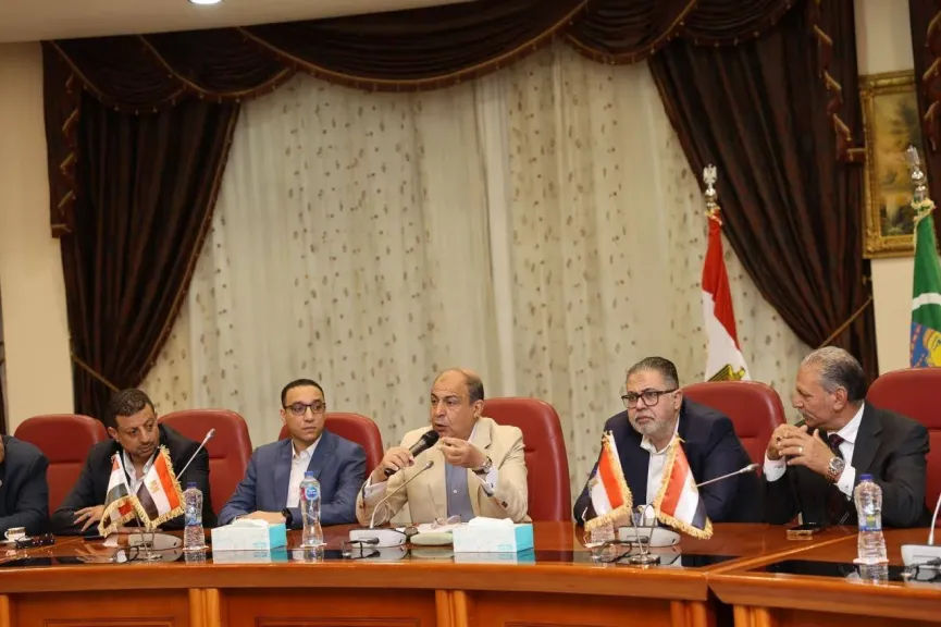 جانب من لقاء محافظ المنيا وأعضاء مجلسي