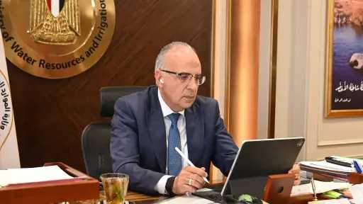 وزير الري يعقد اجتماعًا لمتابعة موقف إزالة التعديات على المجاري المائية