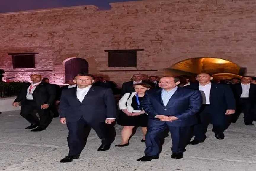 الرئيس السيسي يرحب بزيارة نظيره الفرنسي لعروس البحر المتوسط