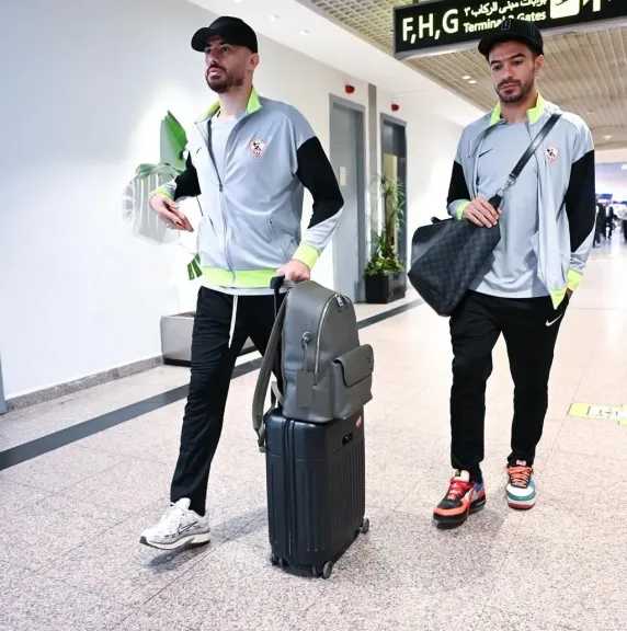 بعثة الزمالك تغادر الجزائر عائدة إلى القاهرة بعد مواجهة اتحاد العاصمة