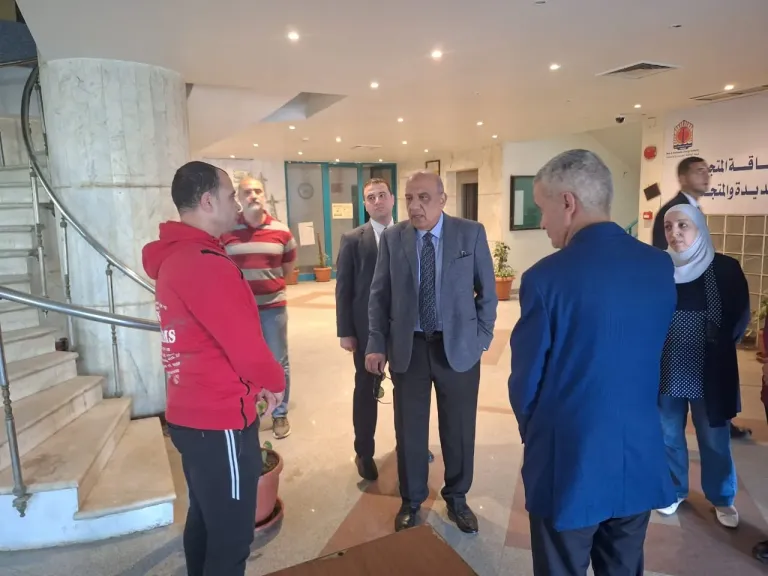 وزير الكهرباء يتفقد مبنى هيئة المحطات المائية