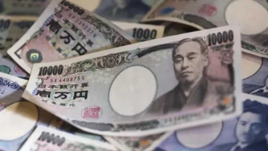 اليابان تضخ 4 تريليونات ين لدعم الين وسط تقلبات حادة في سوق العملات