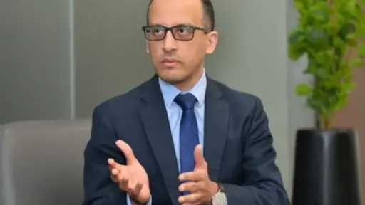 «الحمصاني» يكشف تفاصيل الإجراءات التي ستتخذها الحكومة للتحول إلى استخدام السيارات الكهربائية