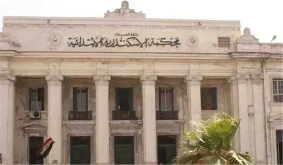 إحالة أوراق متهمين للمفتي في جريمة قتل مسن وسرقة أمواله بالإسكندرية