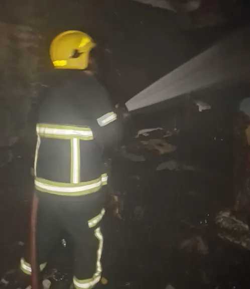 السيطرة على حريق مخلفات داخل مستشفى صيدناوي بالأزبكية دون إصابات