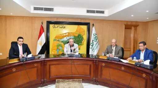 محافظ الفيوم يتابع موقف الرد على منظومة المتغيرات المكانية