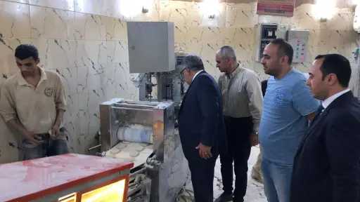 محافظ الدقهلية يتابع انتظام وسير العمل بمخبز المحافظة الكبير للخبز المدعم بالمنصورة