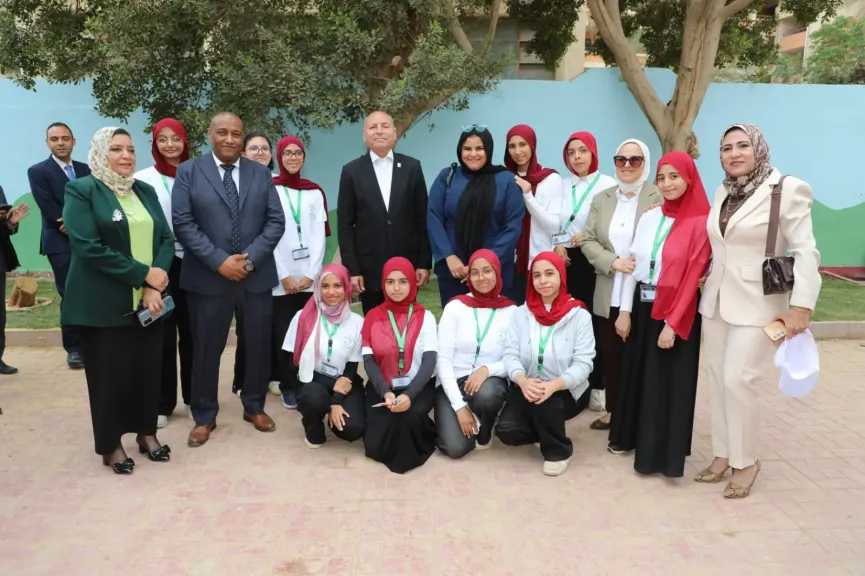 محافظ القاهرة: تعميم مبادرات المدارس الخضراء يدعم بناء سلوكيات بيئية سليمة لدى الطلاب